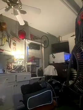 Polaroid White online show from December 2025 07:02:02 AM