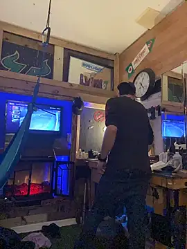 Polaroid White online show from November 2025 01:10:02 AM