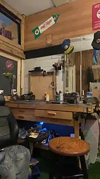 Polaroid White online show from November 2025 10:35:02 PM