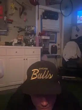 Polaroid White online show from December 2025 11:05:02 AM