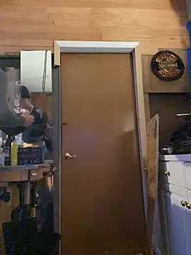 Polaroid White online show from November 2025 03:10:01 AM