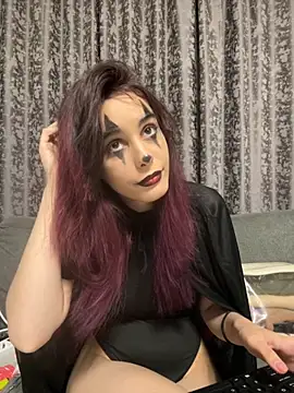 Mazzekyn online show from November 2025 06:13:02 PM