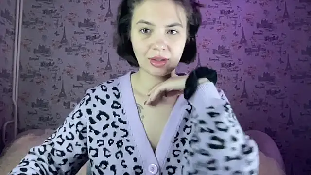 Just Scarlet  online show from October 2025 11:46:02 AM