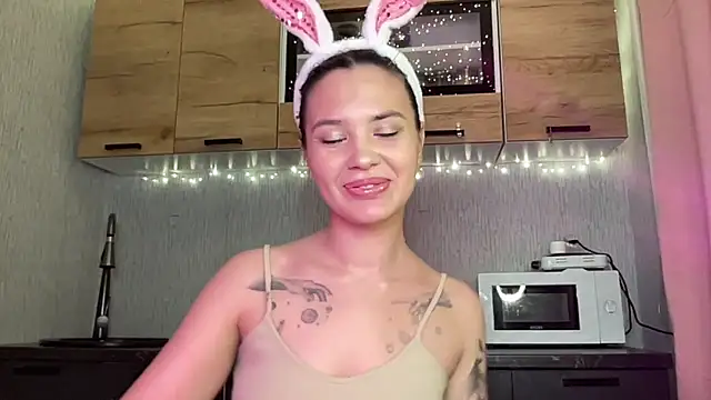 Just Scarlet  online show from December 2025 12:29:02 PM