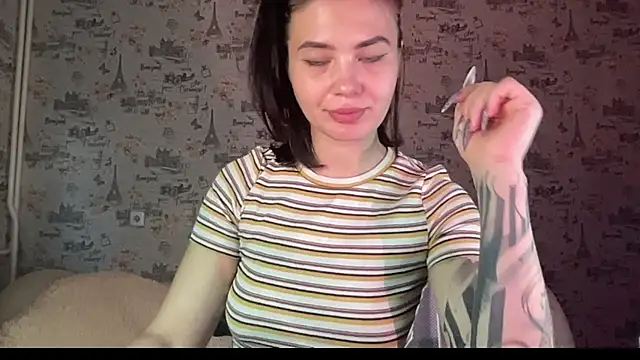 Just Scarlet  online show from September 2025 10:44:02 AM