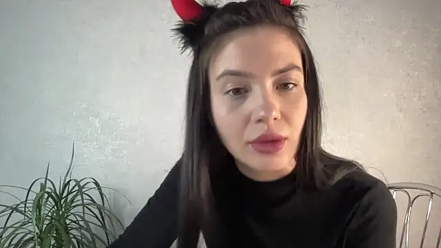 Just Scarlet  online show from March 2025 11:23:01 AM