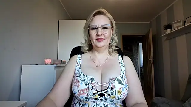 DianaLive online show from April 2026 06:15:02 AM