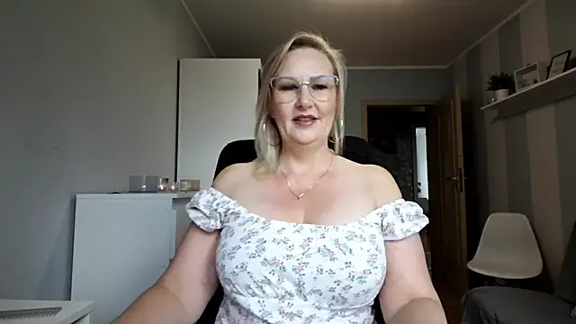 DianaLive online show from June 2026 06:45:01 AM