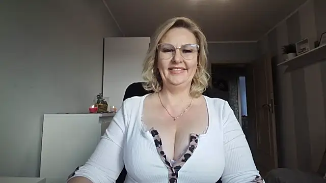 DianaLive online show from February 2026 07:30:01 AM