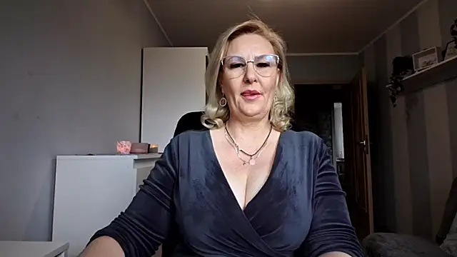 DianaLive online show from April 2026 06:26:02 AM