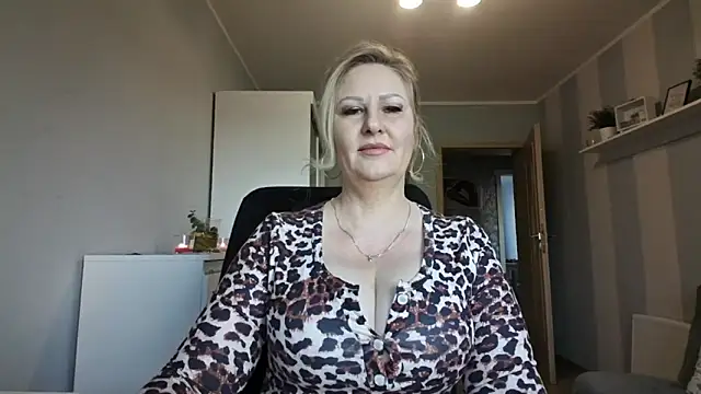 DianaLive online show from March 2026 07:16:01 AM