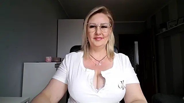 DianaLive online show from April 2026 09:46:02 AM