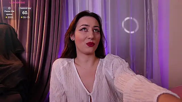 IsoldeBlis online show from October 2025 06:07:02 PM