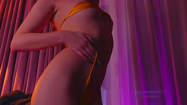 IsoldeBlis online show from October 2025 08:28:02 PM