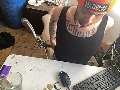 delidemente333 online show from March 2025 02:40:01 PM