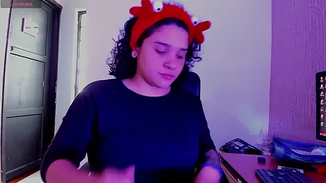 BloodyMaary  online show from November 2025 03:07:02 PM