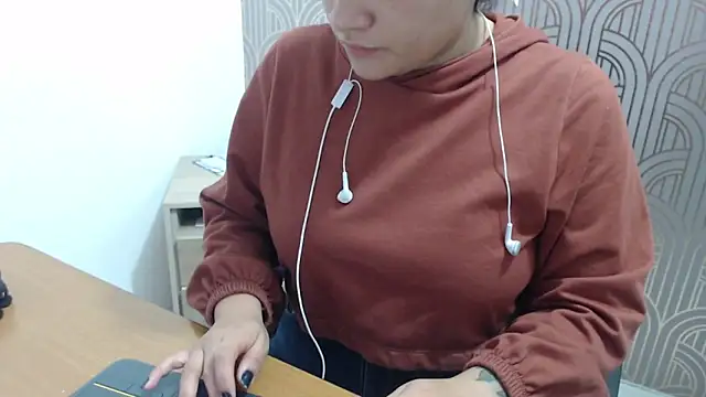 BloodyMaary  online show from February 2025 12:12:01 PM