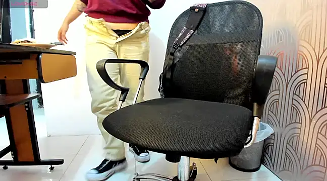 BloodyMaary  online show from March 2025 01:45:01 PM