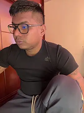 Saipuer31 online show from April 2026 07:30:01 PM