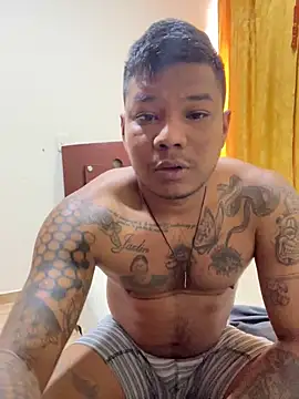 Saipuer31 online show from April 2026 05:06:02 PM