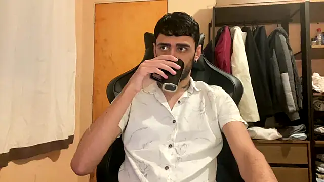 Snapshot of iendriw chatting on October 2025 03:30:02 AM iendriw online show from October 2025 03:30:02 AM