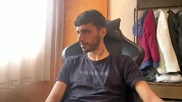 Snapshot of iendriw chatting on October 2025 12:19:02 PM iendriw online show from October 2025 12:19:02 PM