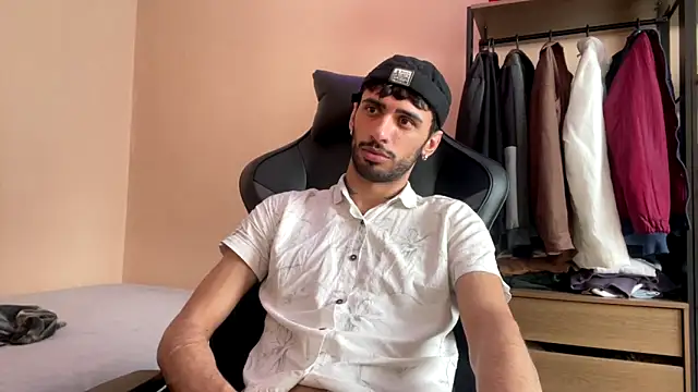 Snapshot of iendriw chatting on October 2025 01:11:01 PM iendriw online show from October 2025 01:11:01 PM