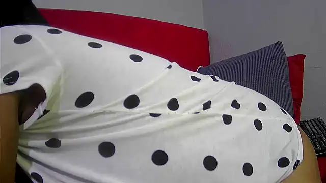 tasha97x online show from September 2025 04:50:02 AM