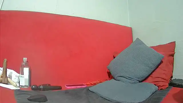 tasha97x online show from November 2025 06:52:02 PM