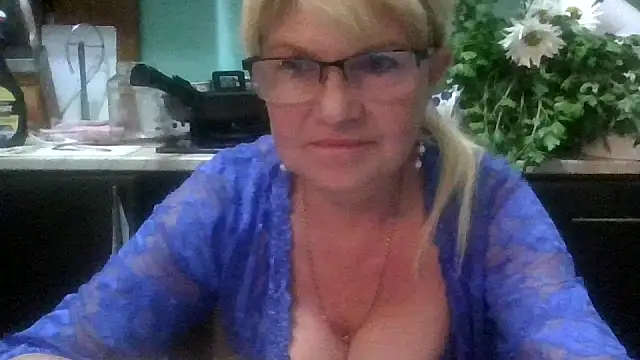 Snapshot of Heidi-Helga chatting on September 2025 06:37:02 PM Heidi-Helga online show from September 2025 06:37:02 PM