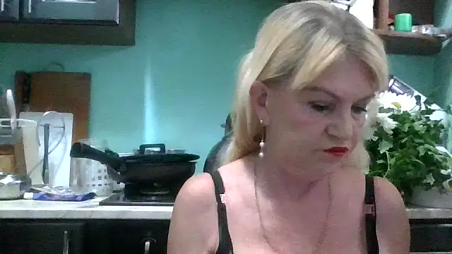 Snapshot of Heidi-Helga chatting on September 2025 04:40:01 AM Heidi-Helga online show from September 2025 04:40:01 AM