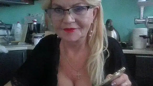 Snapshot of Heidi-Helga chatting on September 2025 04:44:01 AM Heidi-Helga online show from September 2025 04:44:01 AM