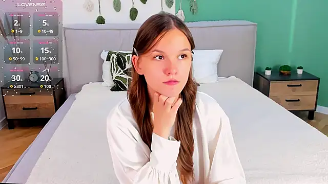 Amber Rogers online show from October 2025 02:18:02 PM
