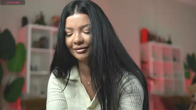 Snapshot of MadisonColes chatting on October 2025 02:13:02 AM MadisonColes online show from October 2025 02:13:02 AM