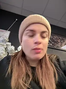 gynna kimera online show from December 2025 10:03:01 AM