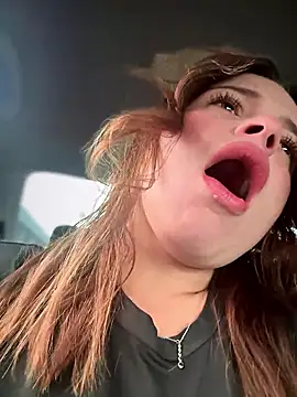 Snapshot of gynna_kimera chatting on November 2025 12:20:02 PM gynna kimera online show from November 2025 12:20:02 PM