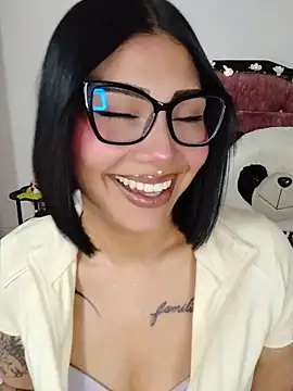 Snapshot of Kylie_brazt chatting on June 2026 04:02:02 AM Kylie brazt online show from June 2026 04:02:02 AM