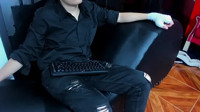 Snapshot of Versene_Zantt chatting on March 2025 03:49:02 PM Versene Zantt online show from March 2025 03:49:02 PM