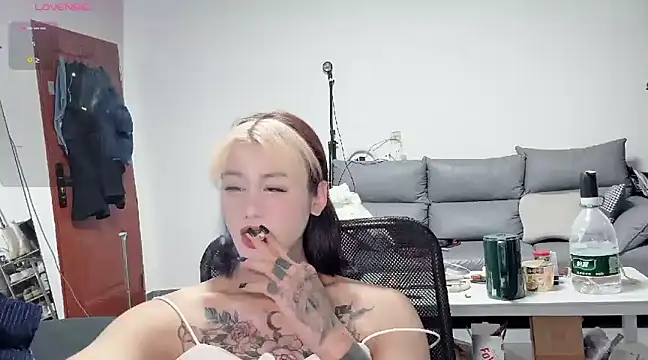 Snapshot of 888888zzzz chatting on March 2025 09:57:01 PM 888888zzzz online show from March 2025 09:57:01 PM