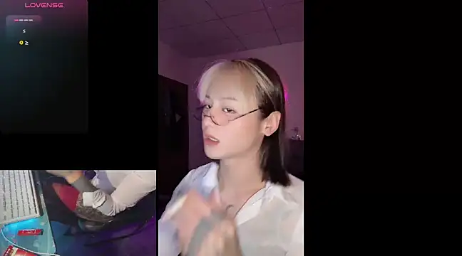 Snapshot of 888888zzzz chatting on March 2025 12:45:01 PM 888888zzzz online show from March 2025 12:45:01 PM