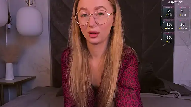 VictoriaLights online show from November 2025 05:56:01 AM