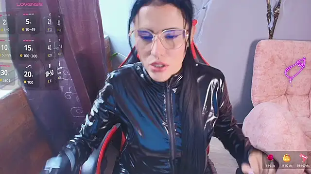 Snapshot of SophiTay chatting on November 2025 06:33:02 PM SophiTay online show from November 2025 06:33:02 PM