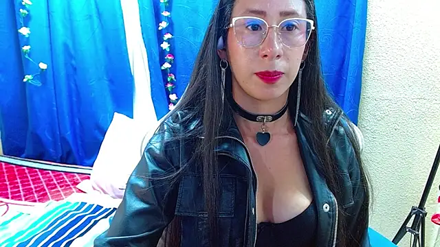 Gia leinn online show from April 2026 12:28:01 AM