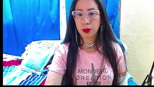 Snapshot of Gia_leinn chatting on June 2026 04:37:02 PM Gia leinn online show from June 2026 04:37:02 PM