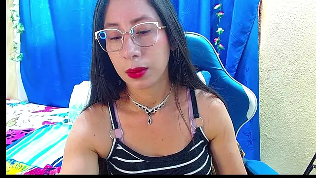 Snapshot of Gia_leinn chatting on June 2026 04:02:01 PM Gia leinn online show from June 2026 04:02:01 PM