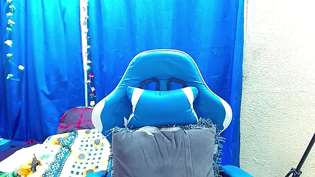 Gia leinn online show from April 2026 09:30:01 PM