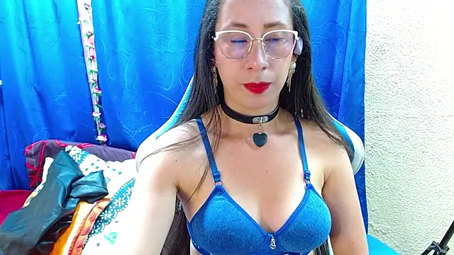 Gia leinn online show from April 2026 09:51:02 PM
