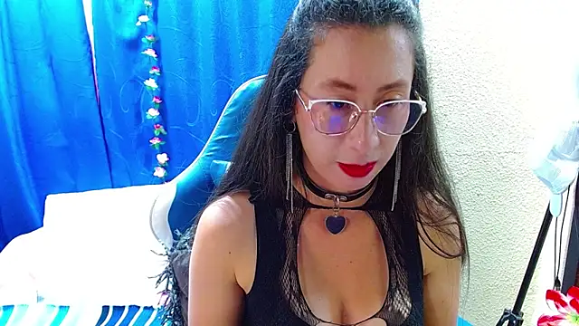 Gia leinn online show from April 2026 10:03:02 PM