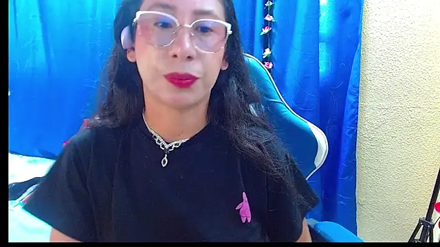 Snapshot of Gia_leinn chatting on June 2026 09:03:02 PM Gia leinn online show from June 2026 09:03:02 PM