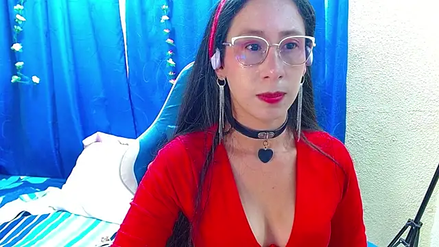 Gia leinn online show from April 2026 09:10:02 PM